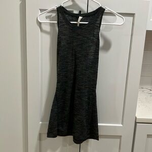 Lululemon Women's Gray Athletic Criss Cross Back Tank Top Sleeveless Shirt